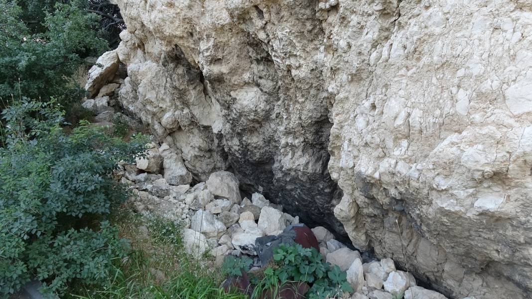 Bin 250 rakımdaki mağarada insan kemikleri bulundu! Kimliği tespit edilecek 1